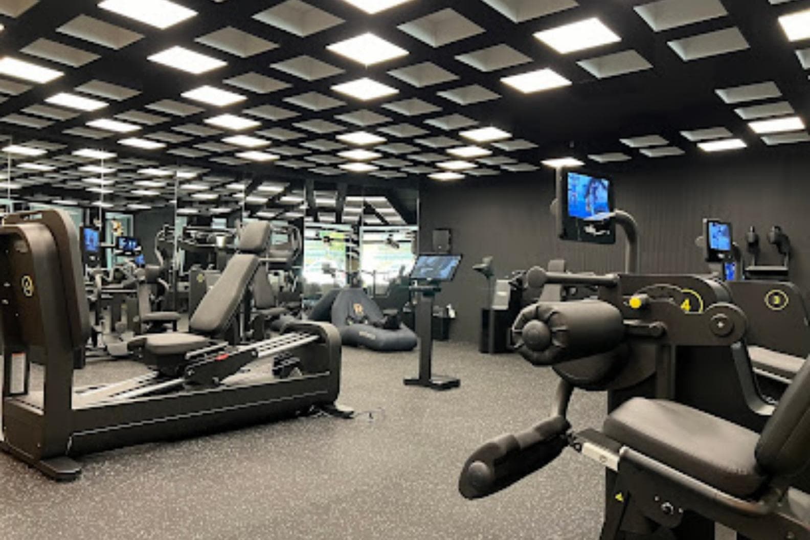 R.Fitness Club Spa (Karavelov)